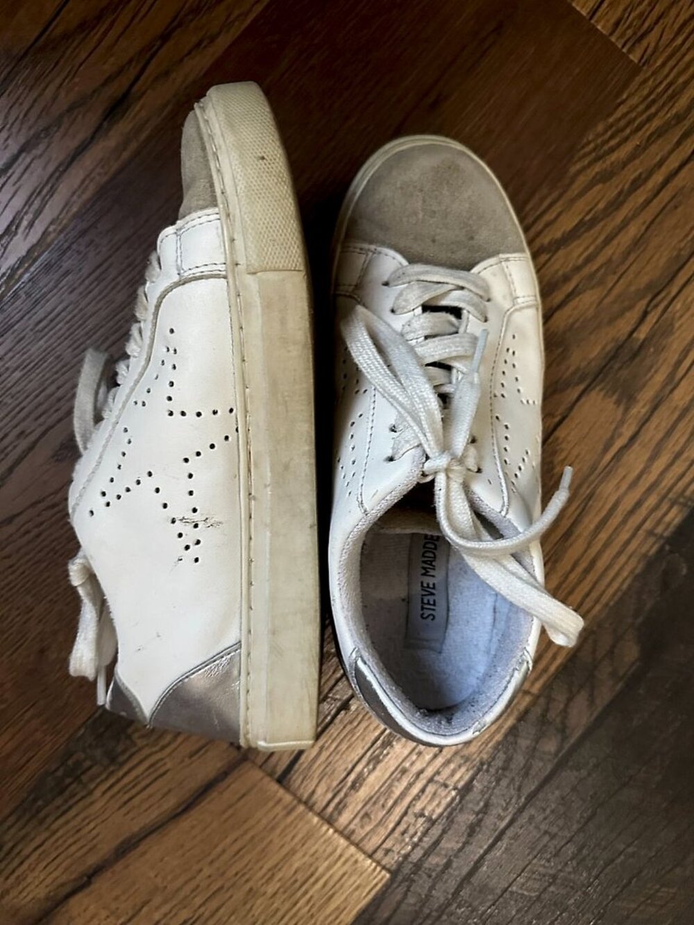 Steve Madden Women's White Leather Low-Top Sneakers with Star Perforation and Si